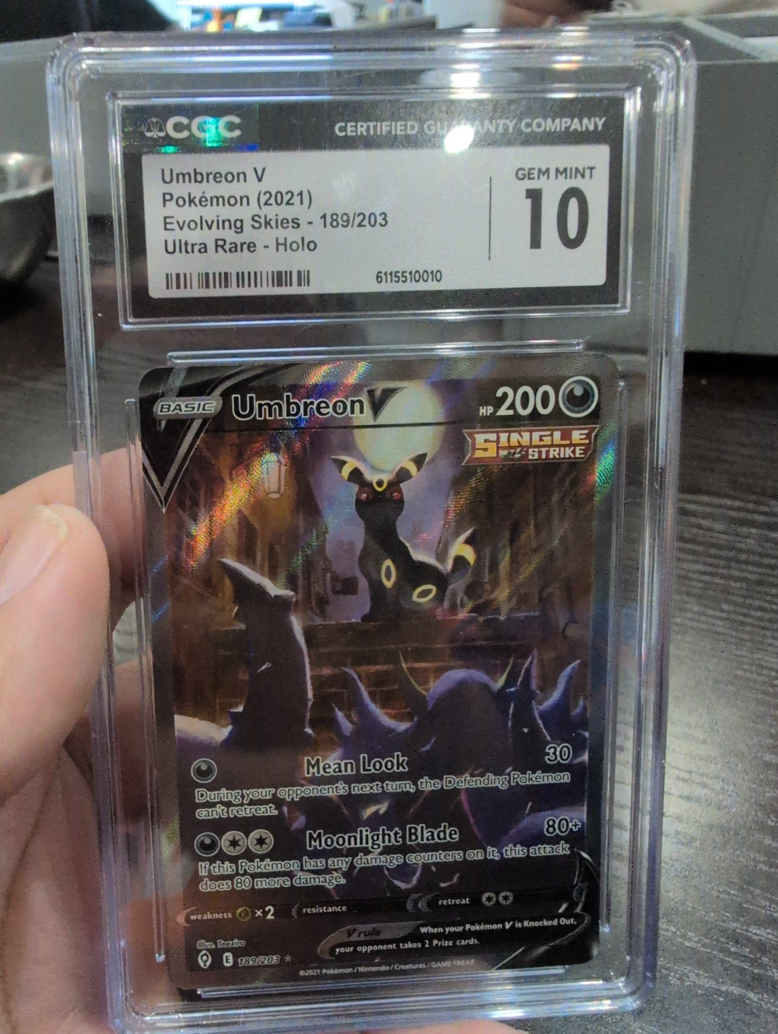Pokemon: CGC 10 Umbreon V Alt Art Evolving Skies